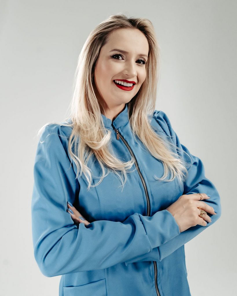 Dra. Luciana Peres dos Santos Dias
